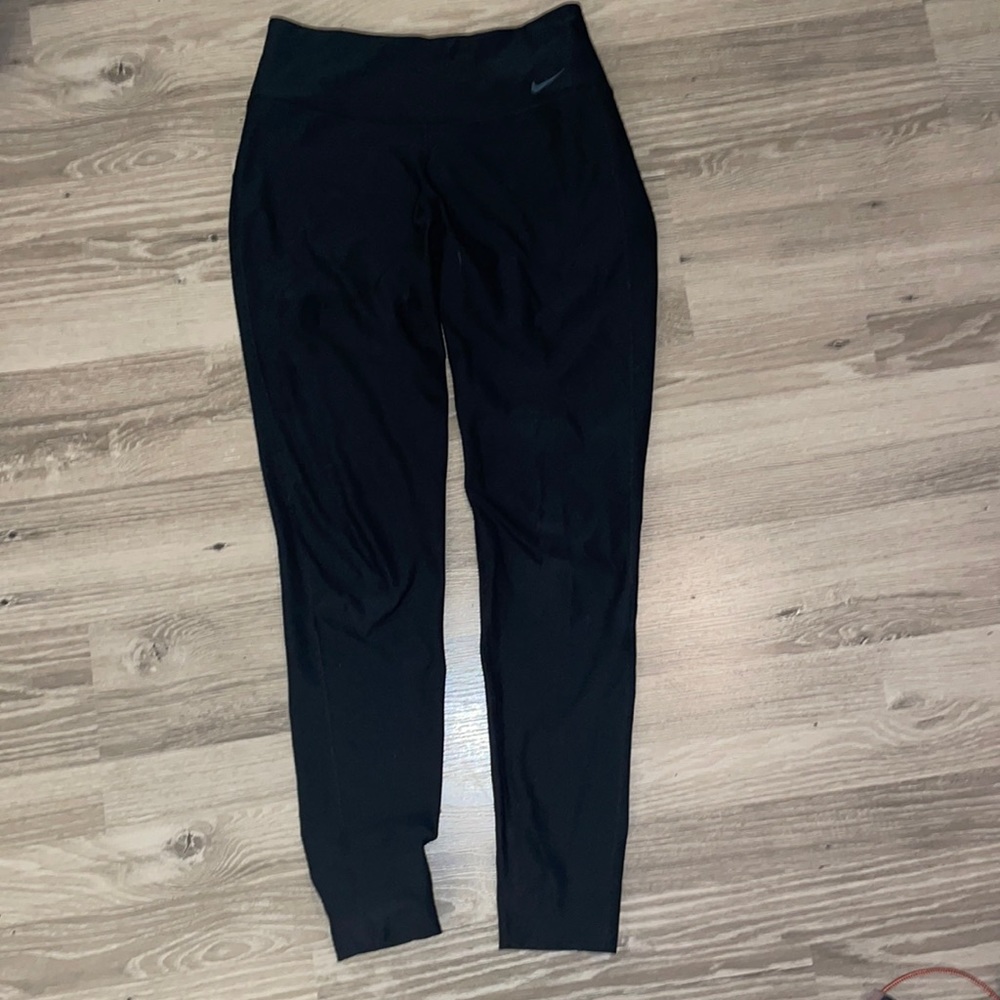 NIKE LEGGINGS PERFECT CONDITION, size M